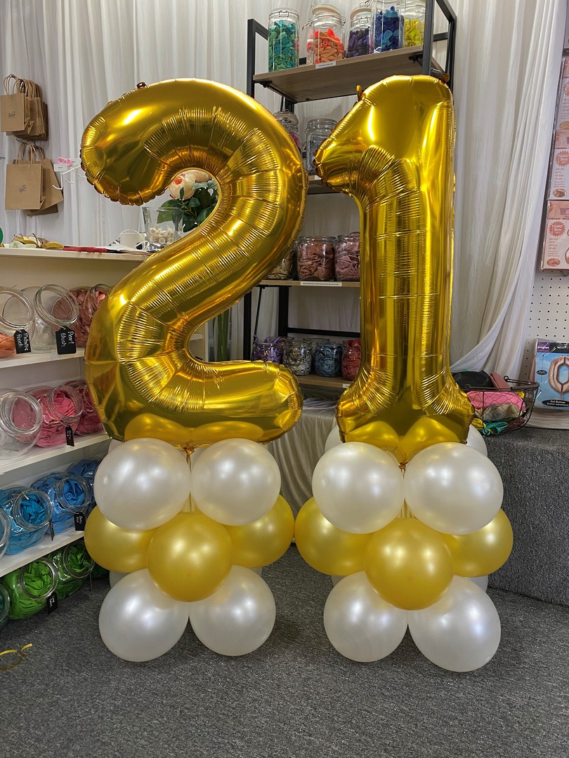 Double Giant Numbers on Balloon Base image 0